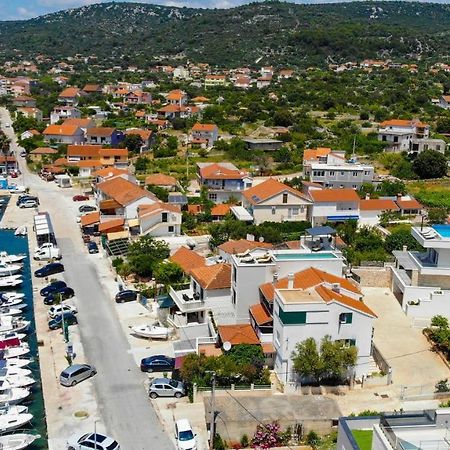 Villa Adastra Vinišće エクステリア 写真